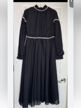 Elegant Navy Long-Sleeve Maxi Dress with Pearl Trim size 12 nwot